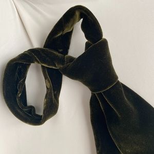 Ralph Lauren Velvet Tie Dark Green as NEW